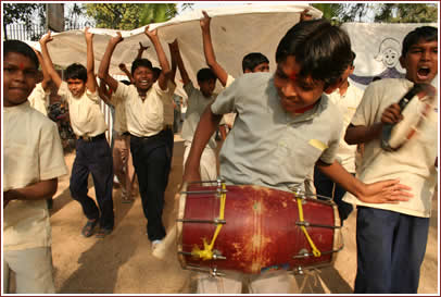 Finishing the long march, students arrive at the Gandhi Ashram.